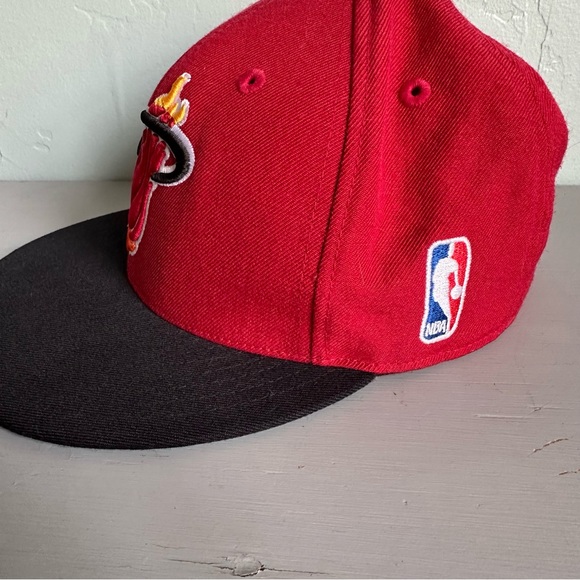 Mitchell & Ness NBA Miami Heat Embroidered Two Tone Red Black Fitted Hat 7 - Picture 2 of 8